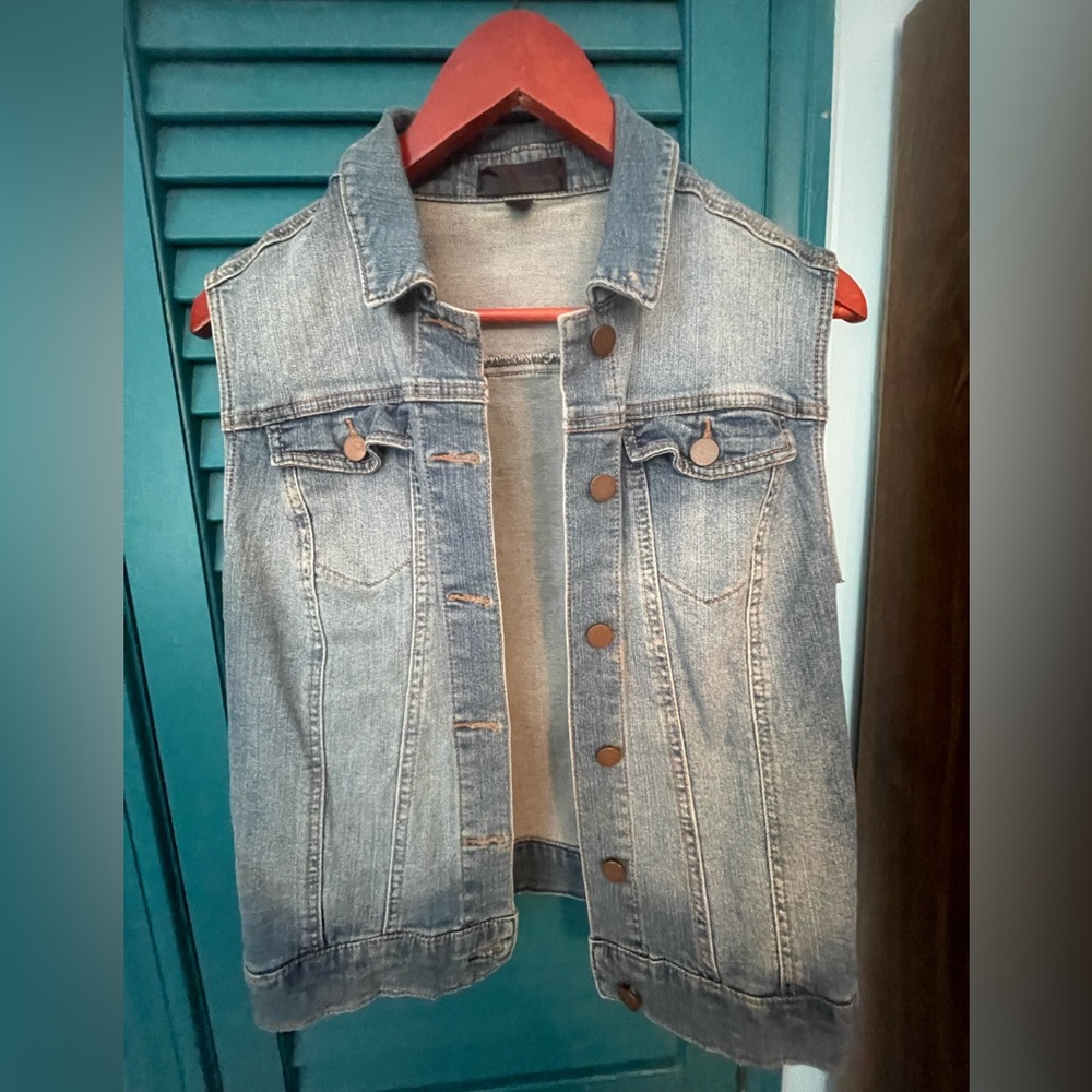 Jean Vest